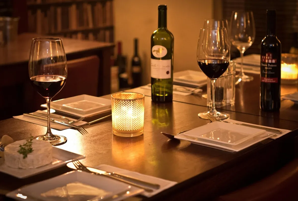 Restaurants, Cafés & Hotels