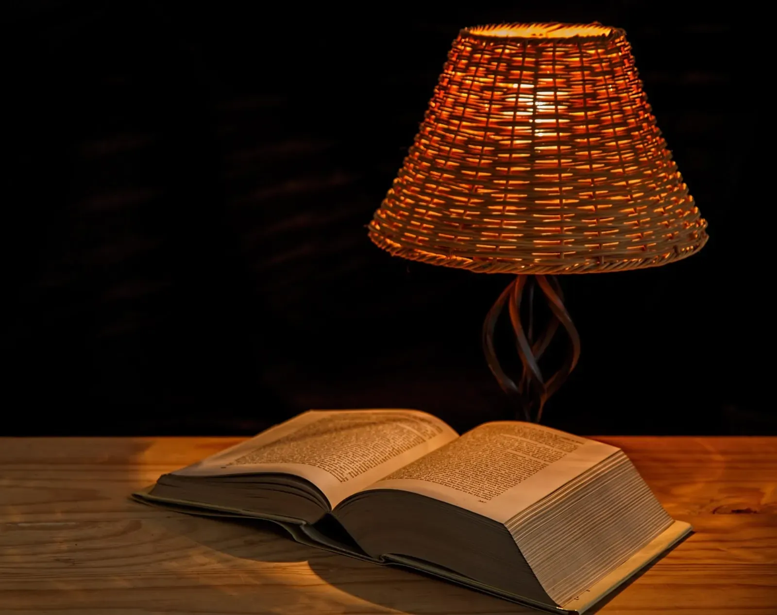 Rechargeable LED Lamps — All-evening glow on a single charge.